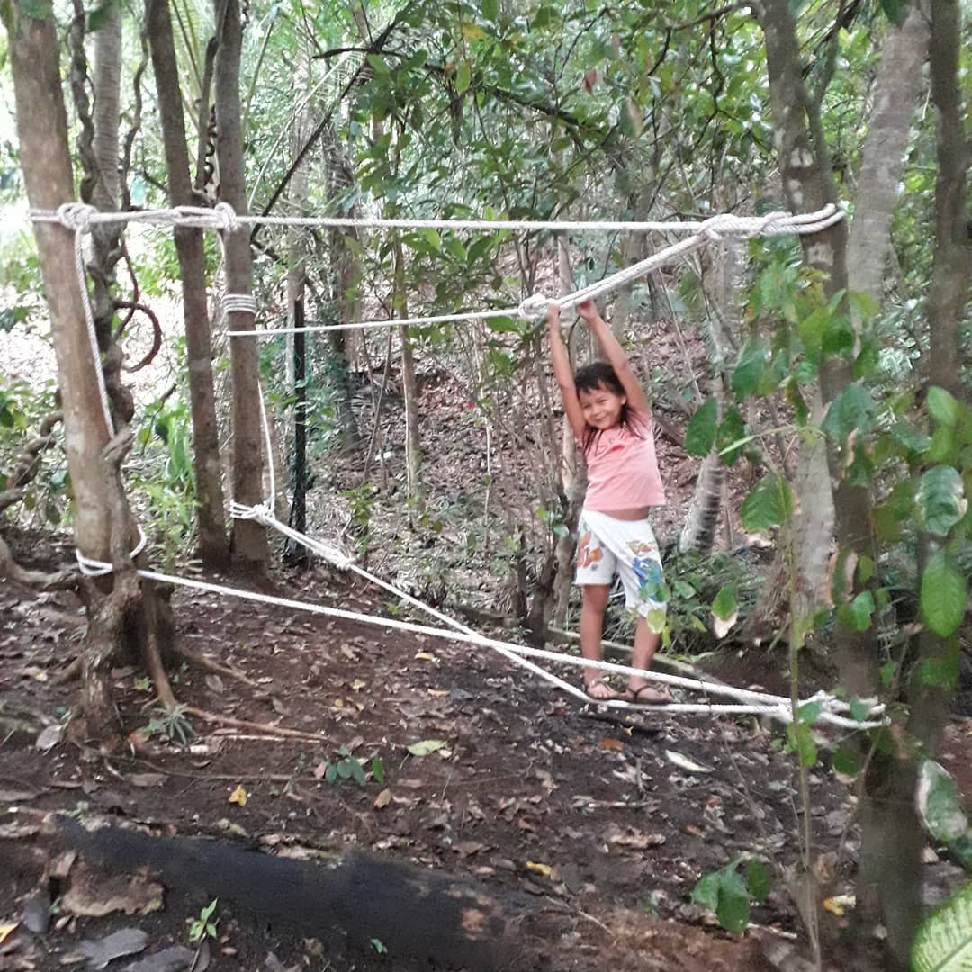 Tampat Do Aman - A bit of rope and ten minutes ....