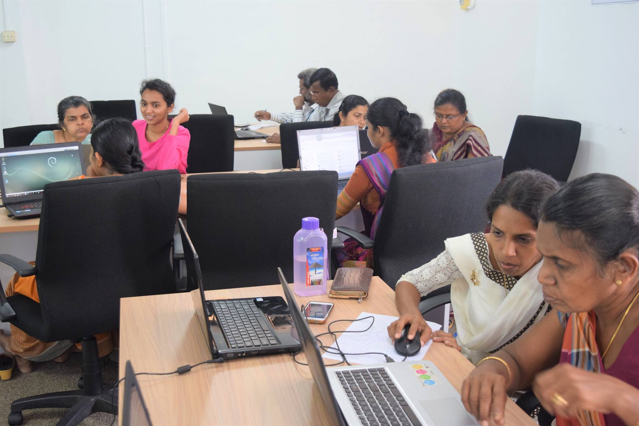 A training program for library staff of Colleges of Technology was ...