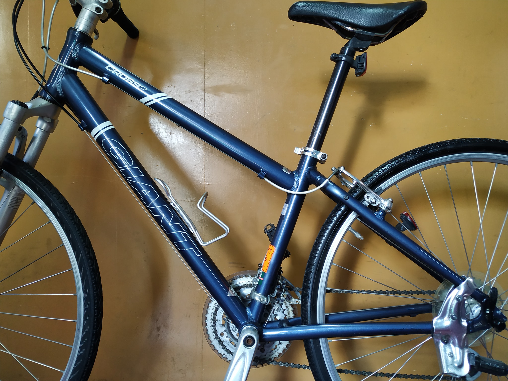 GIANT CROSS2 (Japan Used Orginal ) Tyre - 700 × 35c Shimano - 3 