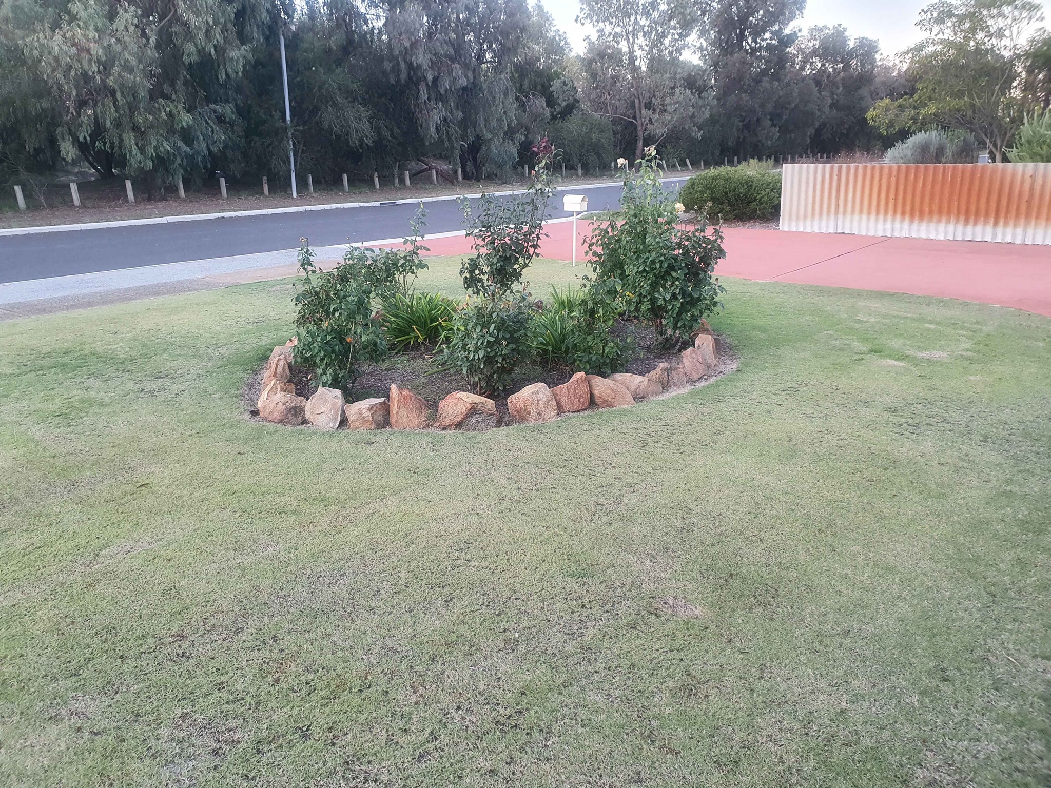 Garden rocks - Landscaping Materials - Perth, Western Australia ...