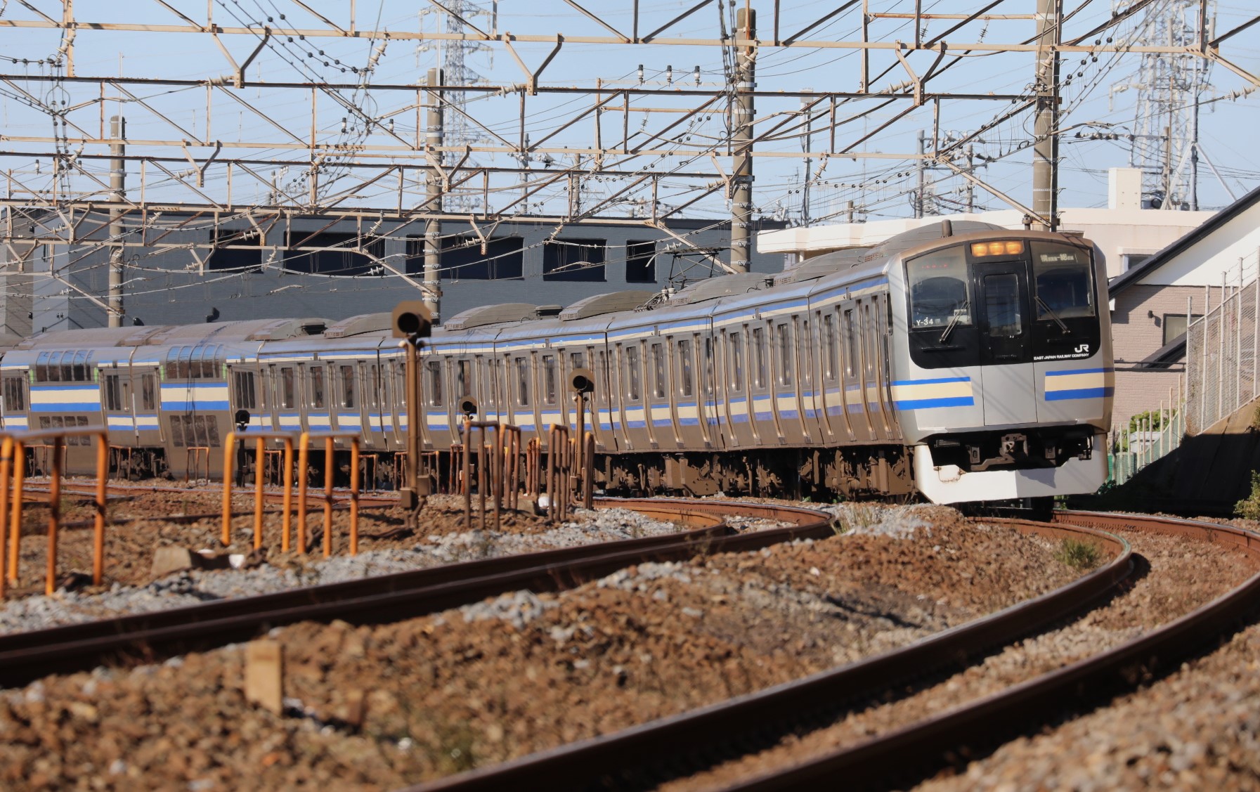総武快速線 通称 「稲毛カーブ」で撮影。 E217を今のうちに撮ってお 