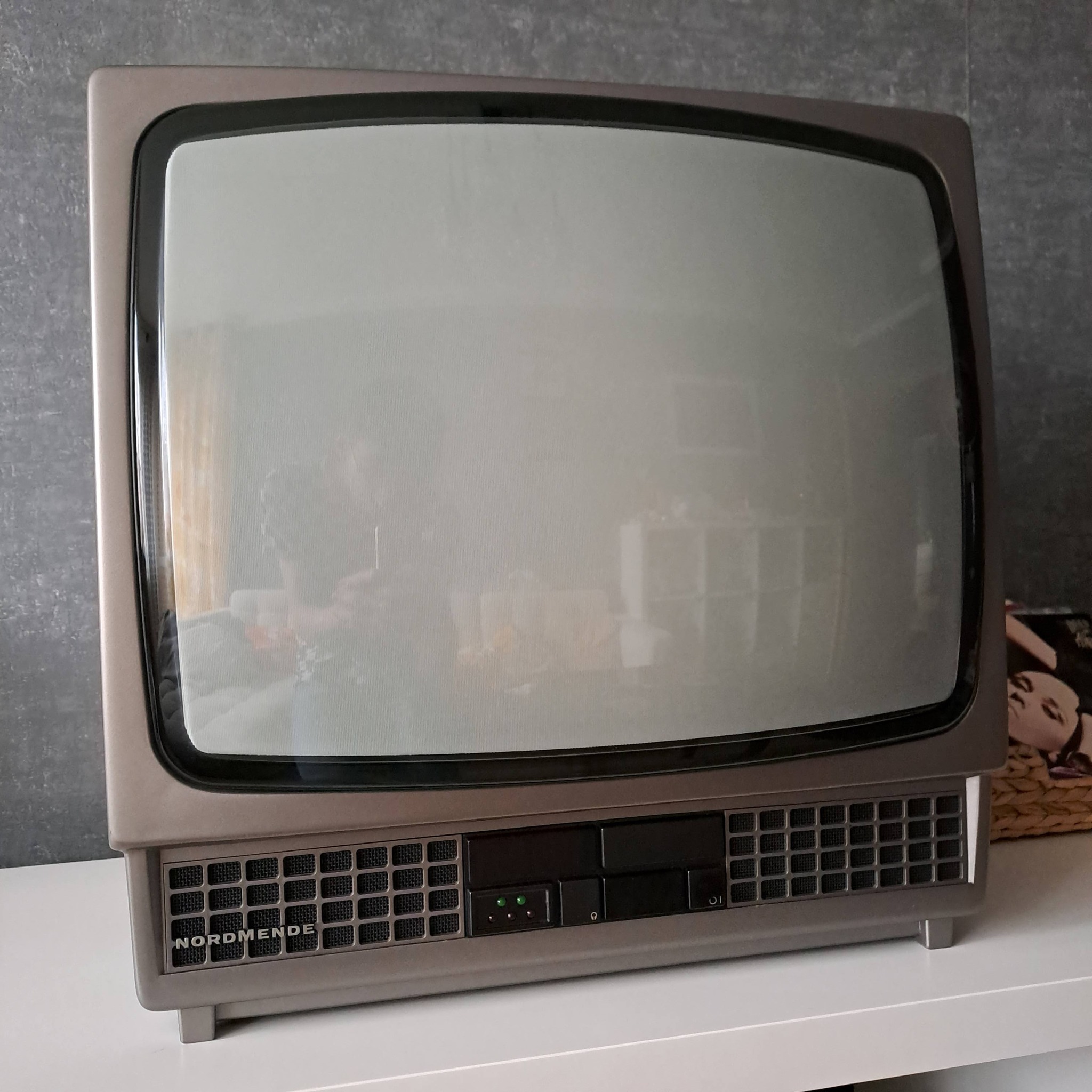 Nordmende Prestige SK3Color Deluxe ColorSonic 2401 TV from 1982