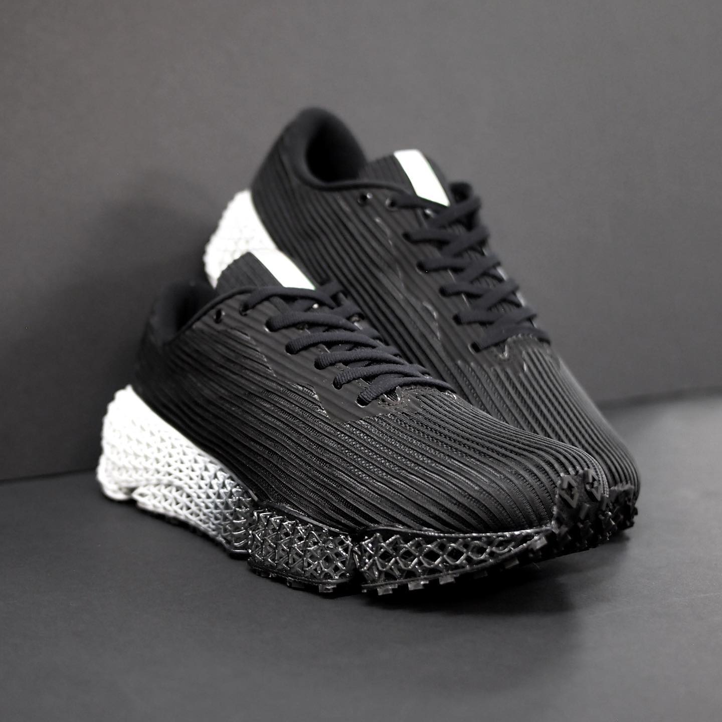 Mizuno Tokyo - shoes 予約受付中 D1GG215001 SHADOW 3D... | Facebook