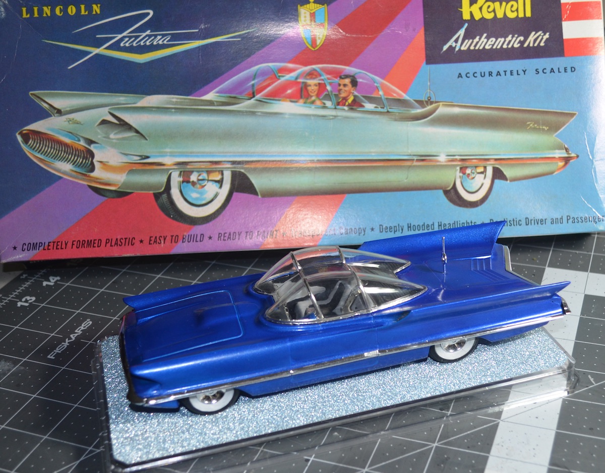 Revell 1956 Lincoln Futura model kit build and review