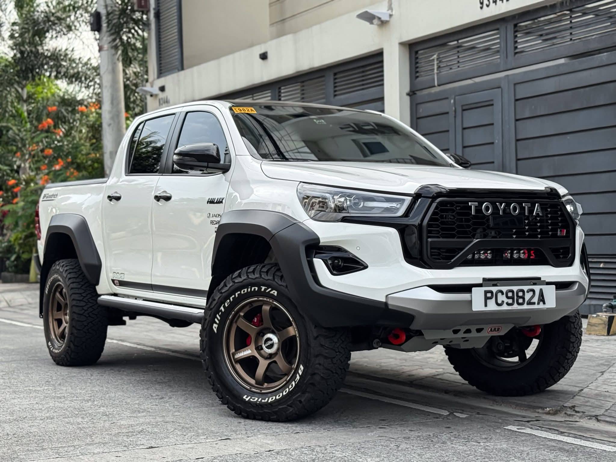 🚗 𝐓𝐎𝐘𝐎𝐓𝐀 𝐇𝐈𝐋𝐔𝐗 𝐙 🔹 𝐘𝐄𝐀𝐑: 𝟐𝟎𝟐𝟐 🔹 𝐂𝐎𝐋𝐎𝐑
