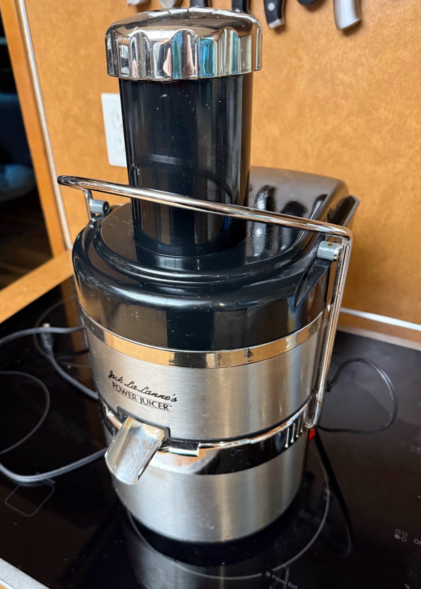 Jack LaLanne Power Juicer – Stainless/Black Countertop Juicer - Juicers