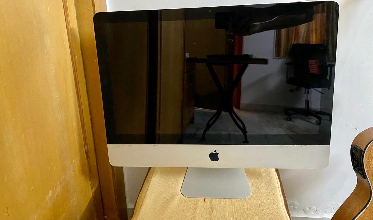 ? Apple iMac 21.5” (2011) – Great Condition | Rs 9,500 (Fixed 