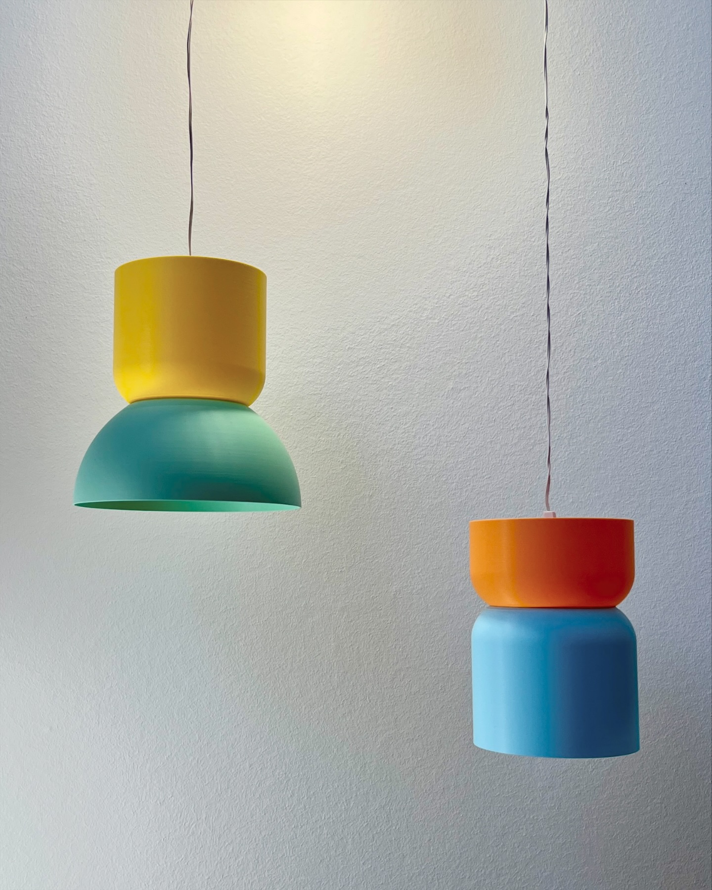🤍 Es ist soweit. Jetzt wird's bunt! 🍭Gestalte deinen individuellen Lampenschirm! 🩵 Mit unserem modularen System ist das ganz einfach. 🧡 Drei Formen in sechs Farben sind frei kombinierbar und immer wieder