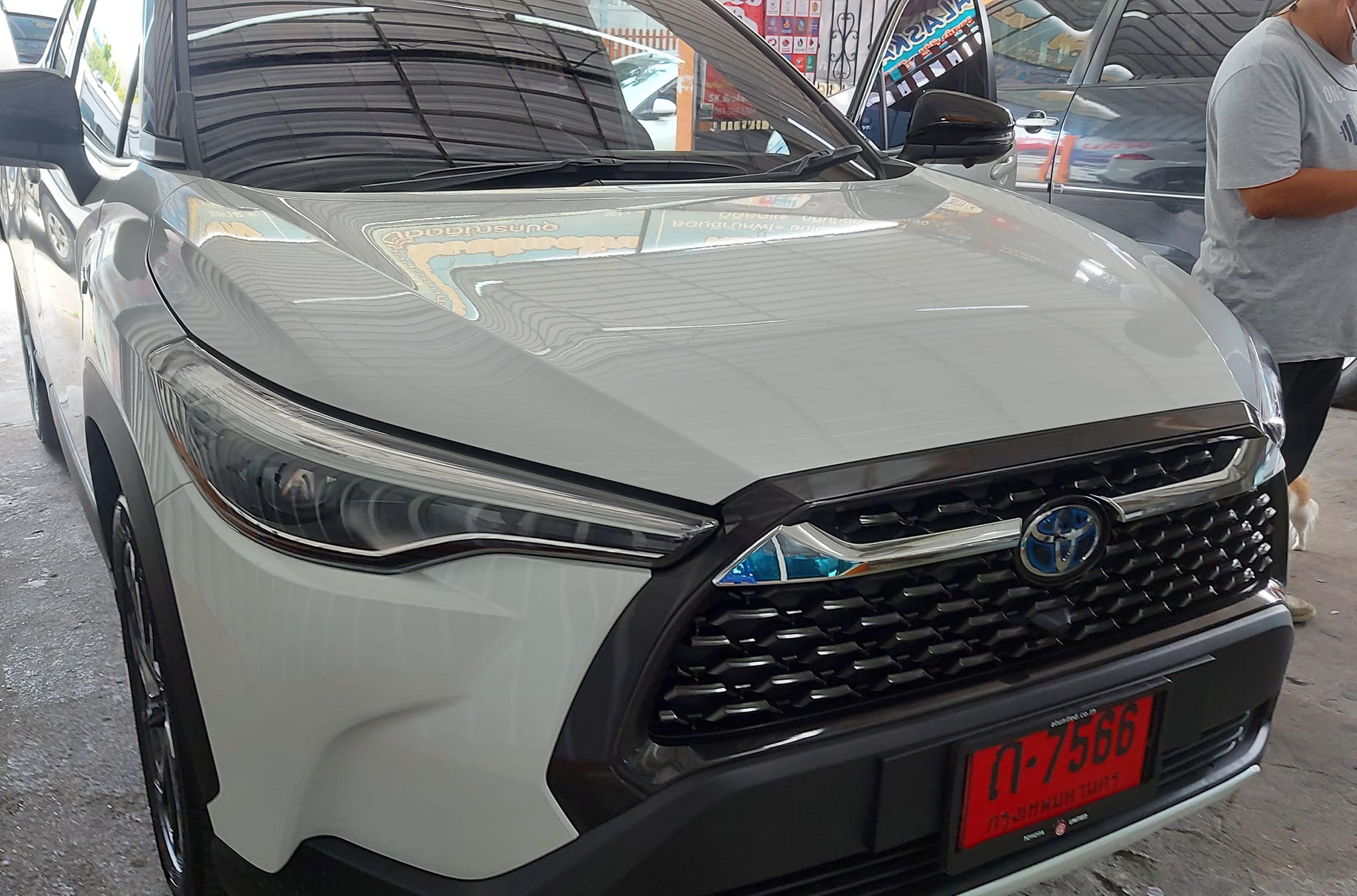 Sun Auto ศูนย์ติดตั้งฟิล์มกรองแสงรถยนต์ และอาคาร