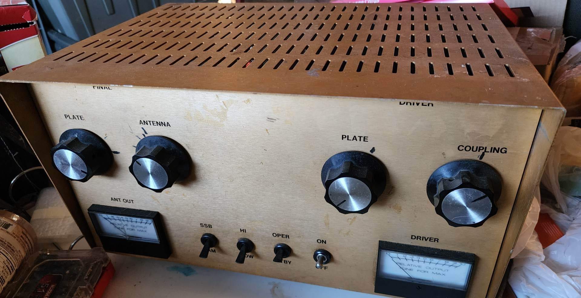 Anyone in the group know who makes this Amplifier. Can't find