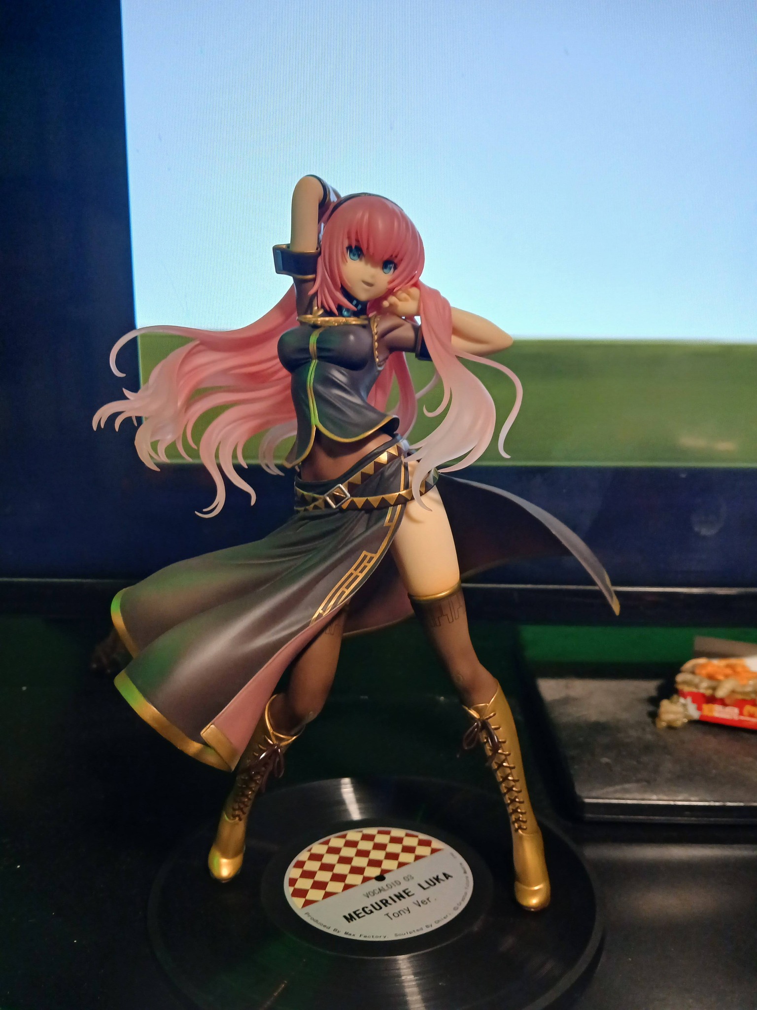 Max Factory Megurine Luka Tony Version figure review