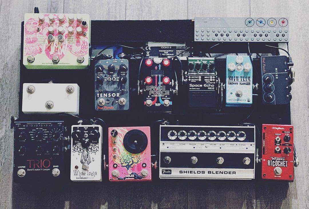 Svel shoe gazer guitar pedal inspired by Devi Ever Soda Meiser and