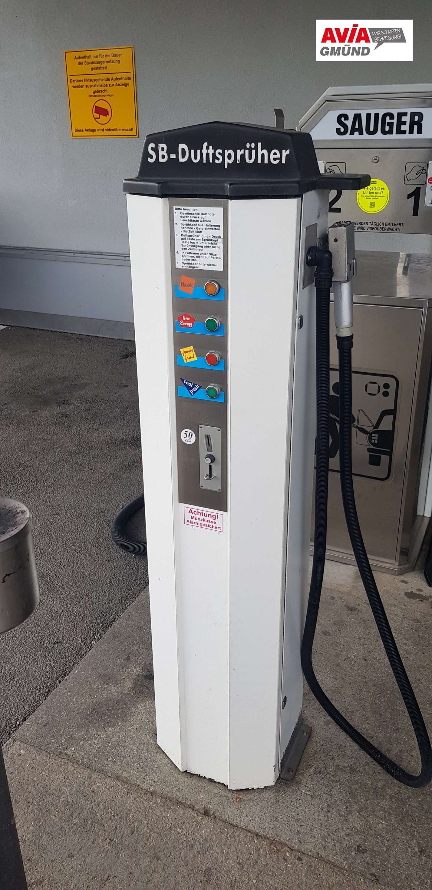 der monatliche Pflege-/Servicetipp Unser SB-Duftsprüher 😃👍 Für frischen Duft im Auto sorgen die Düfte: Classic New Energy Fresh Fruit Cool Fresh 😃😃