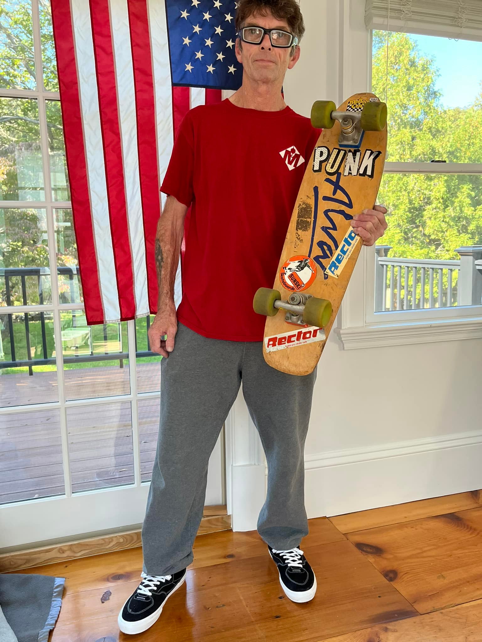 パーカー TONY ALVA   VINTAGE FOODIE Tony Alva gifted 1978 Alva skateboard to Ted Richards