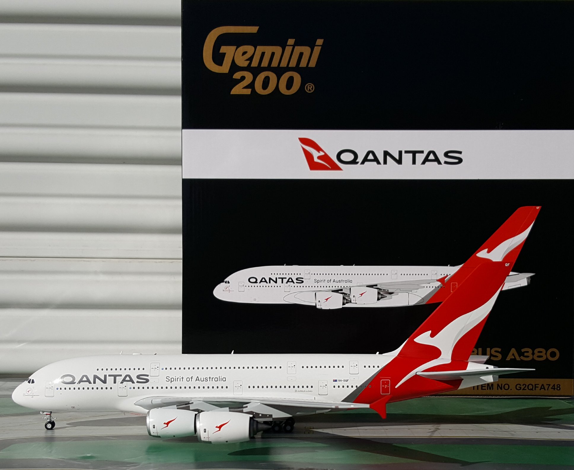 WEEKEND WHALE! GeminiJets 1:400-scale Qantas Airbus A380 VH-OQF