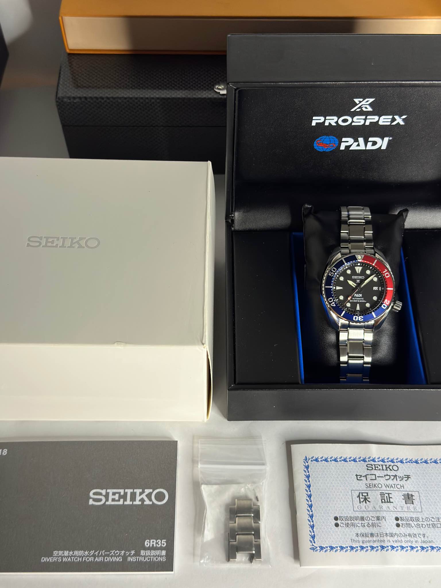 SELLING IT NOW FOR 80,000YEN ONLY! ALL COMPLETE! MEET UP ONLY AT