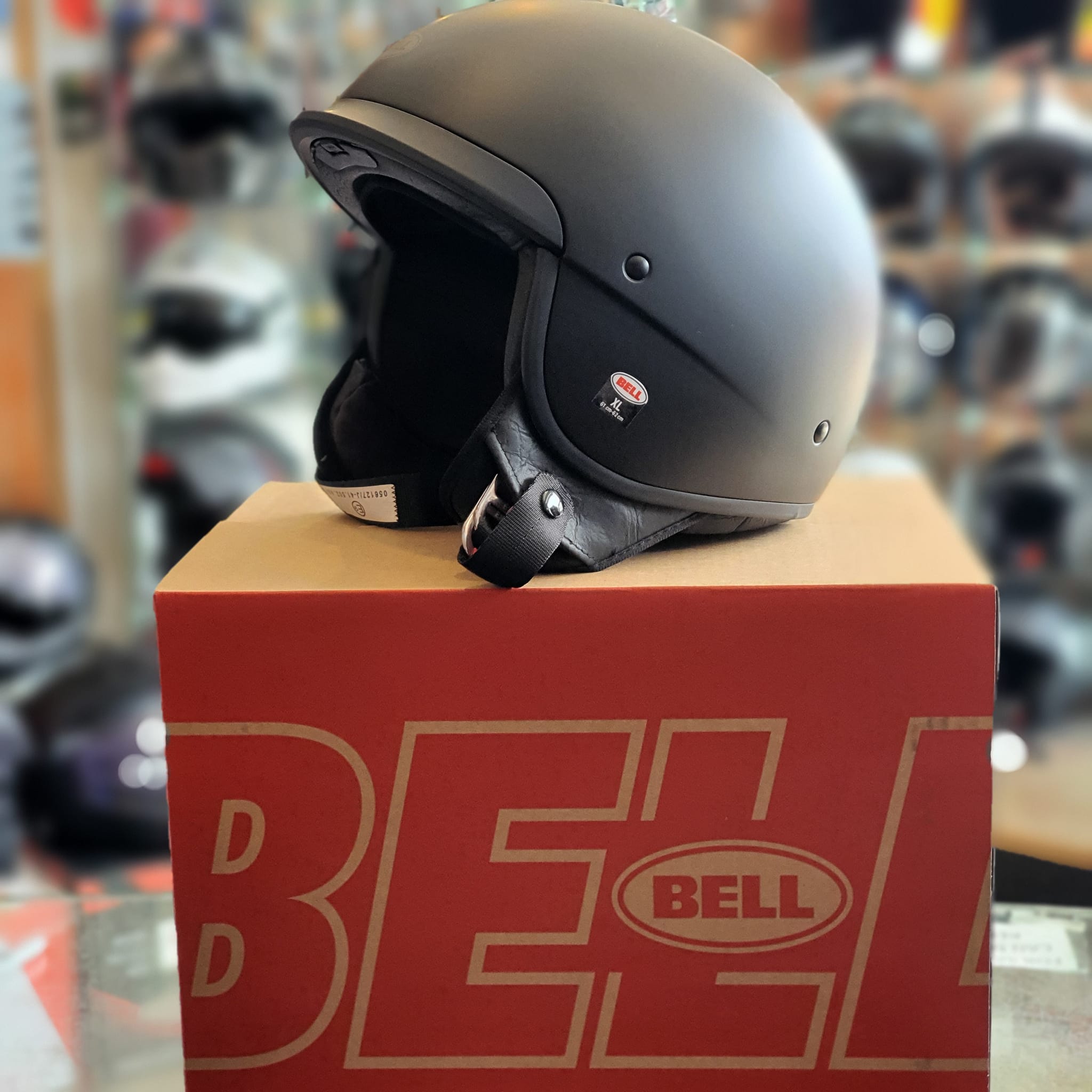 City rides just got easier with the #Bell Scout Air helmet. Slim 