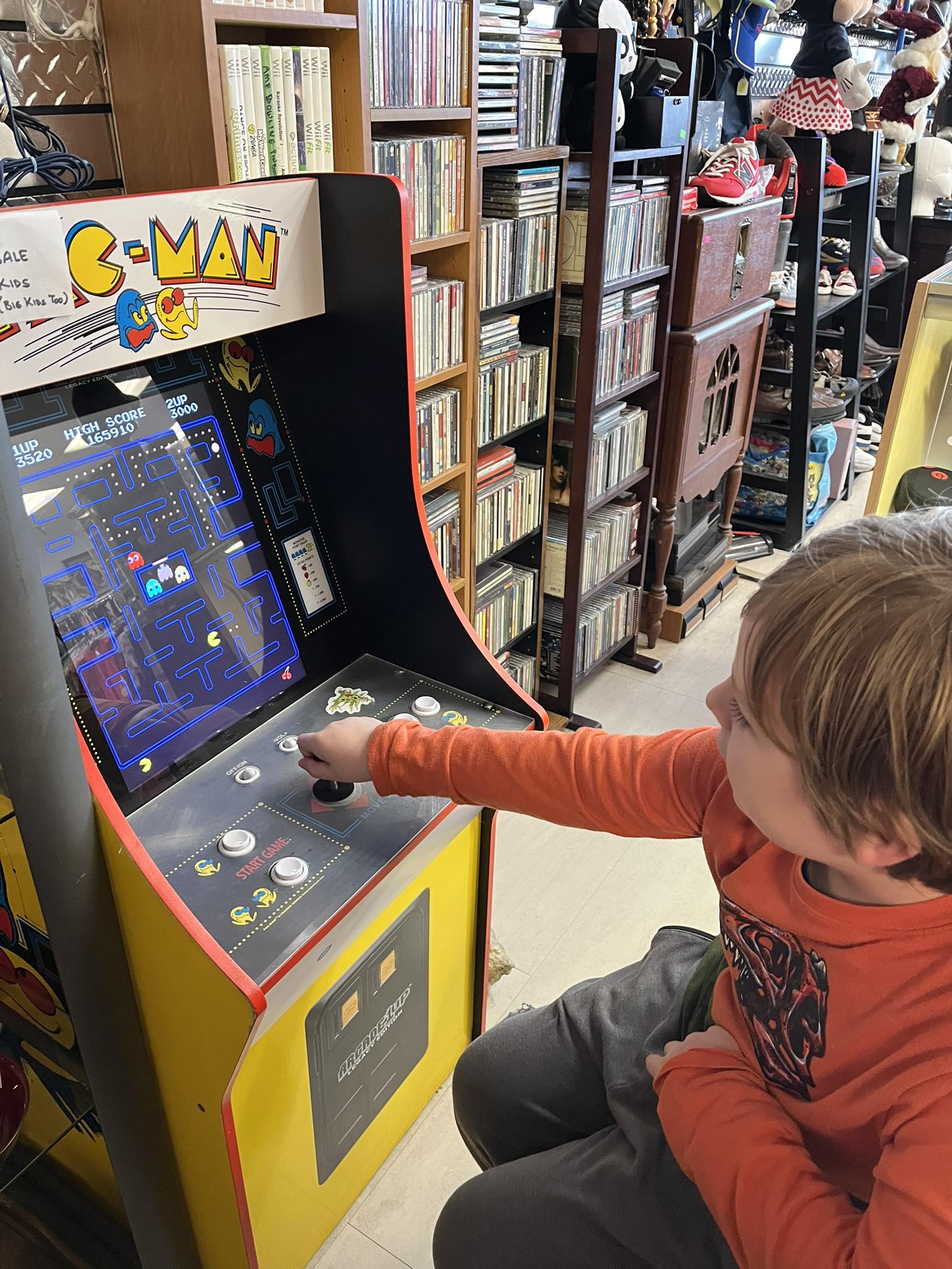 Just a random post…has anyone played this built in Pac-Man game b4