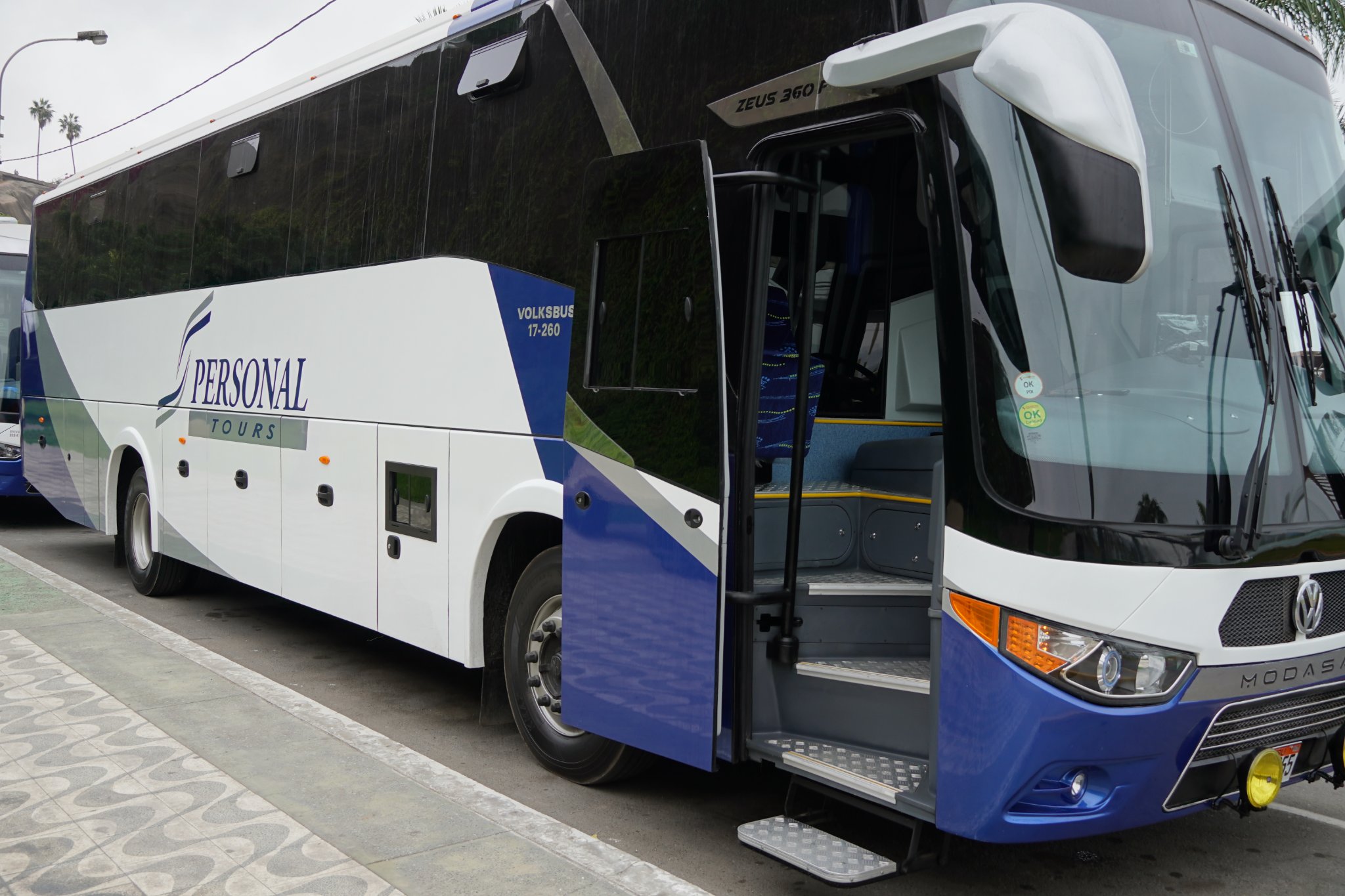 Personal Tours Bus