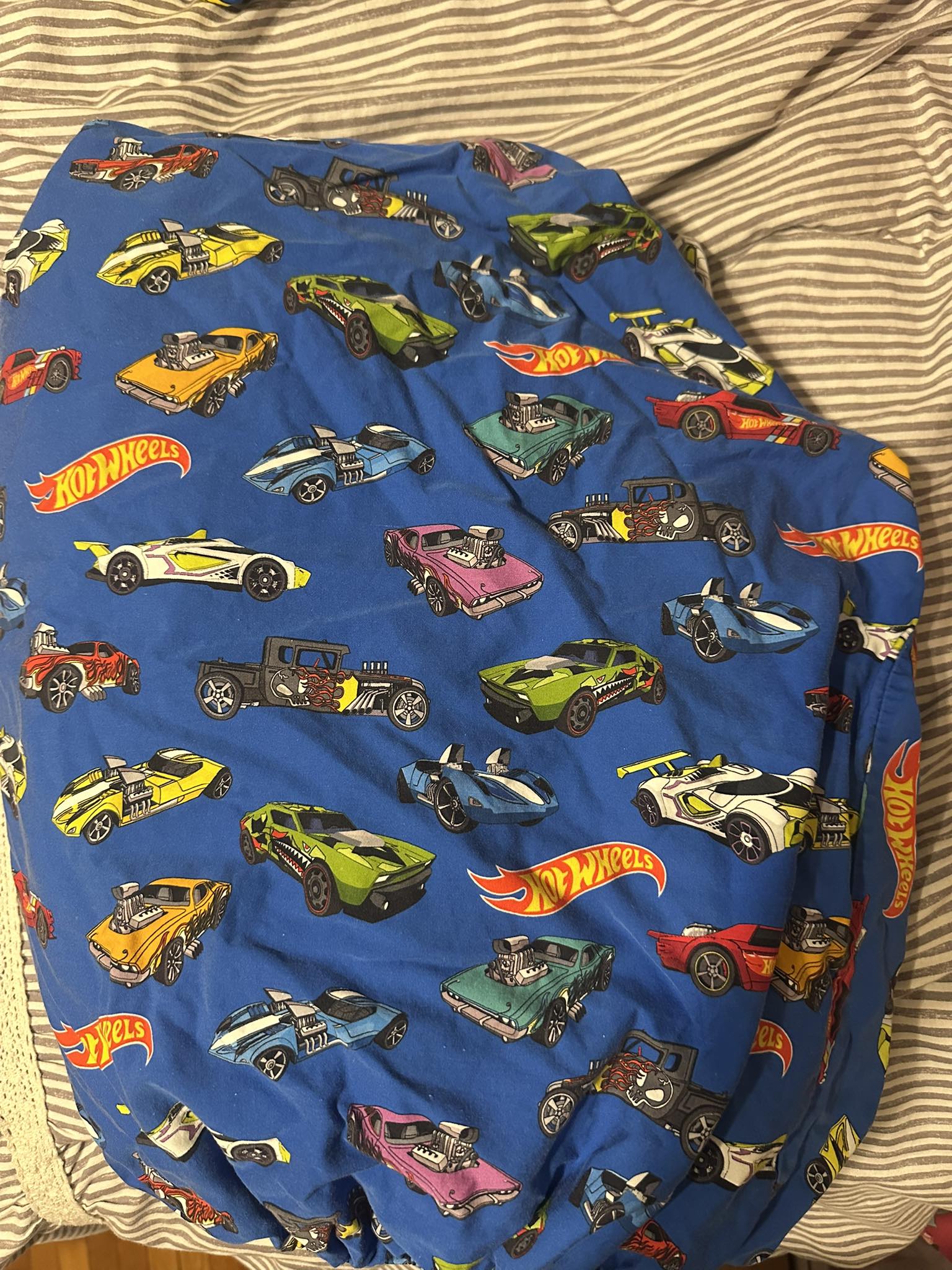 ISO Posh Peanut OG hot wheels sheets Twin size and bedding set  display picture 1