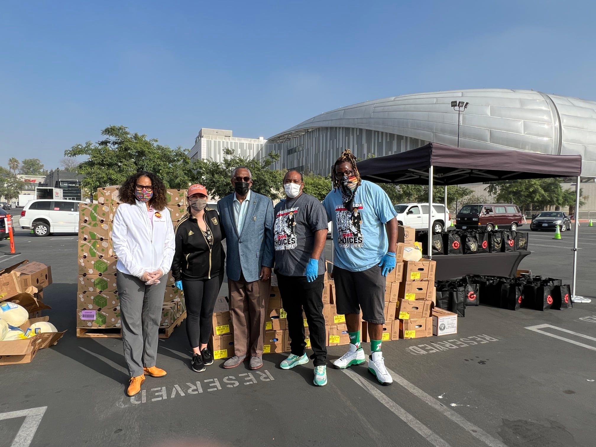 Free Thanksgiving meals and turkey giveaways in Los Angeles