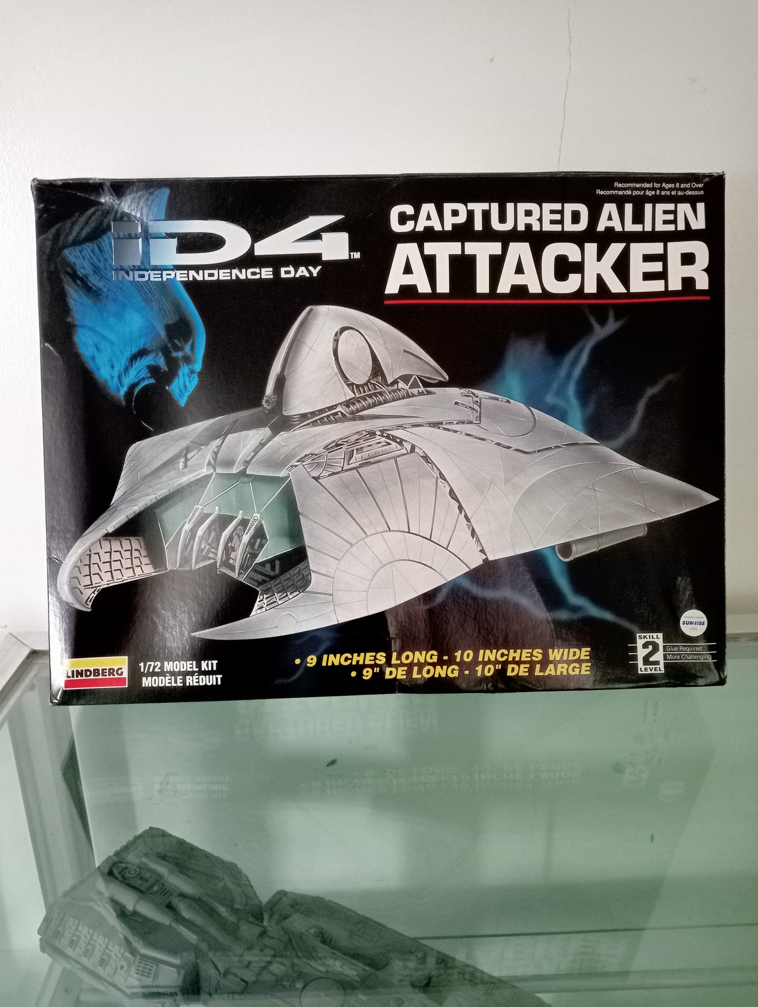 Building 1/72 scale captured alien attacker from Independence Day