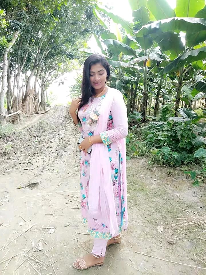 Miss নিলিমা - bristi veja gramer rasta🤗🤗🤗