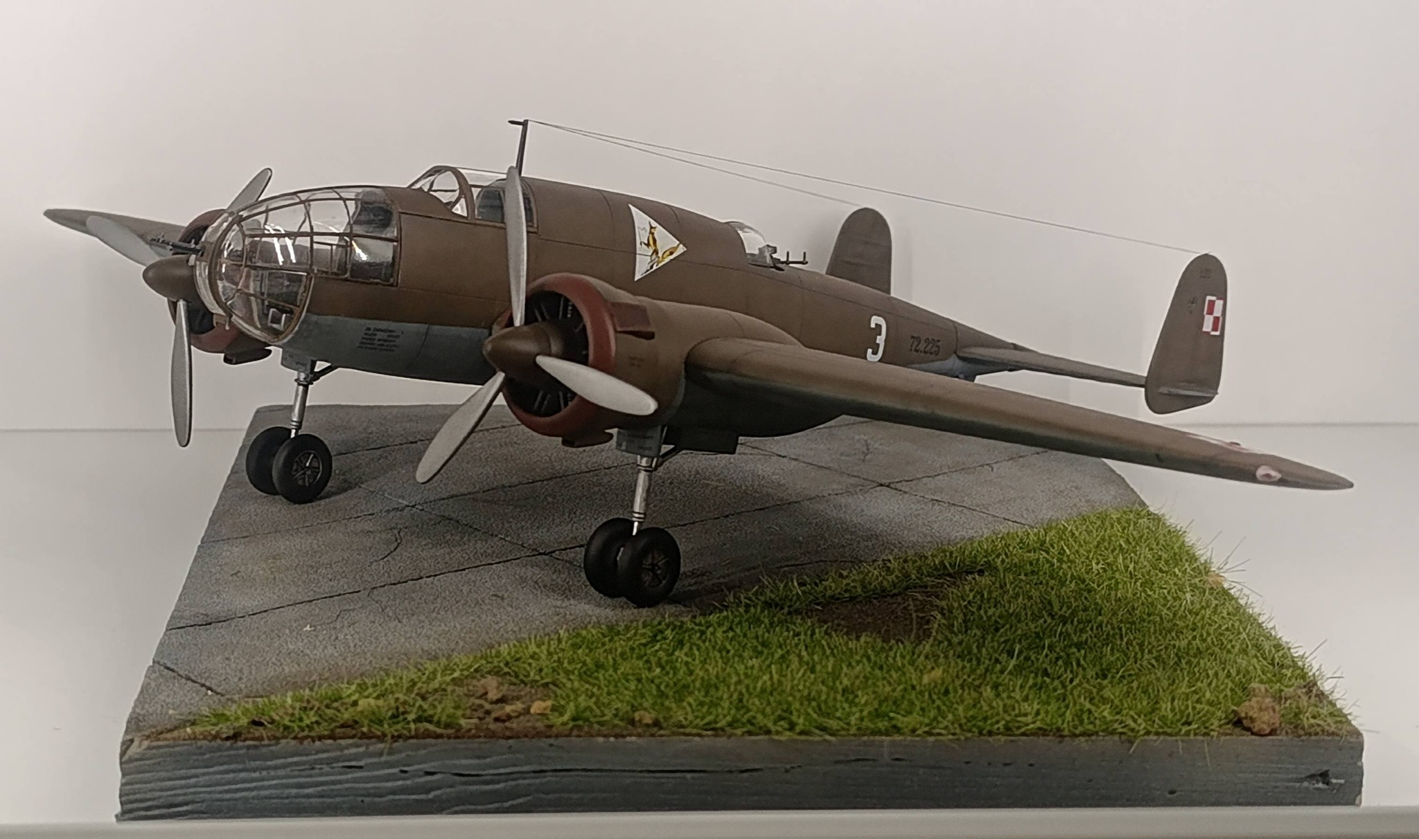 Mirage hobby's 1/48 pzl.37b Łos model build