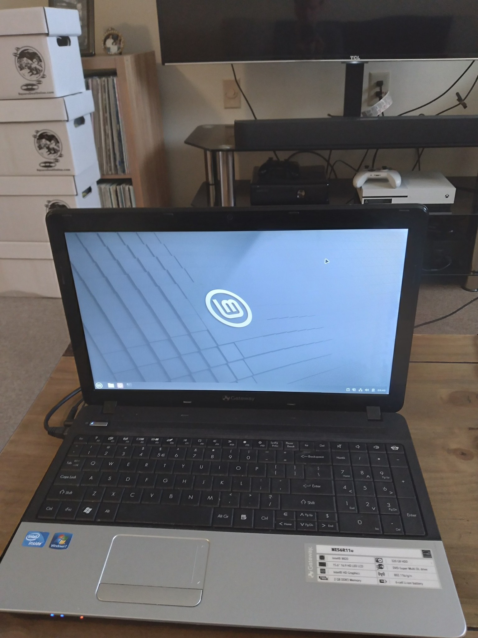 Linux Mint 22.3 desktop on Dell Optiplex 9020