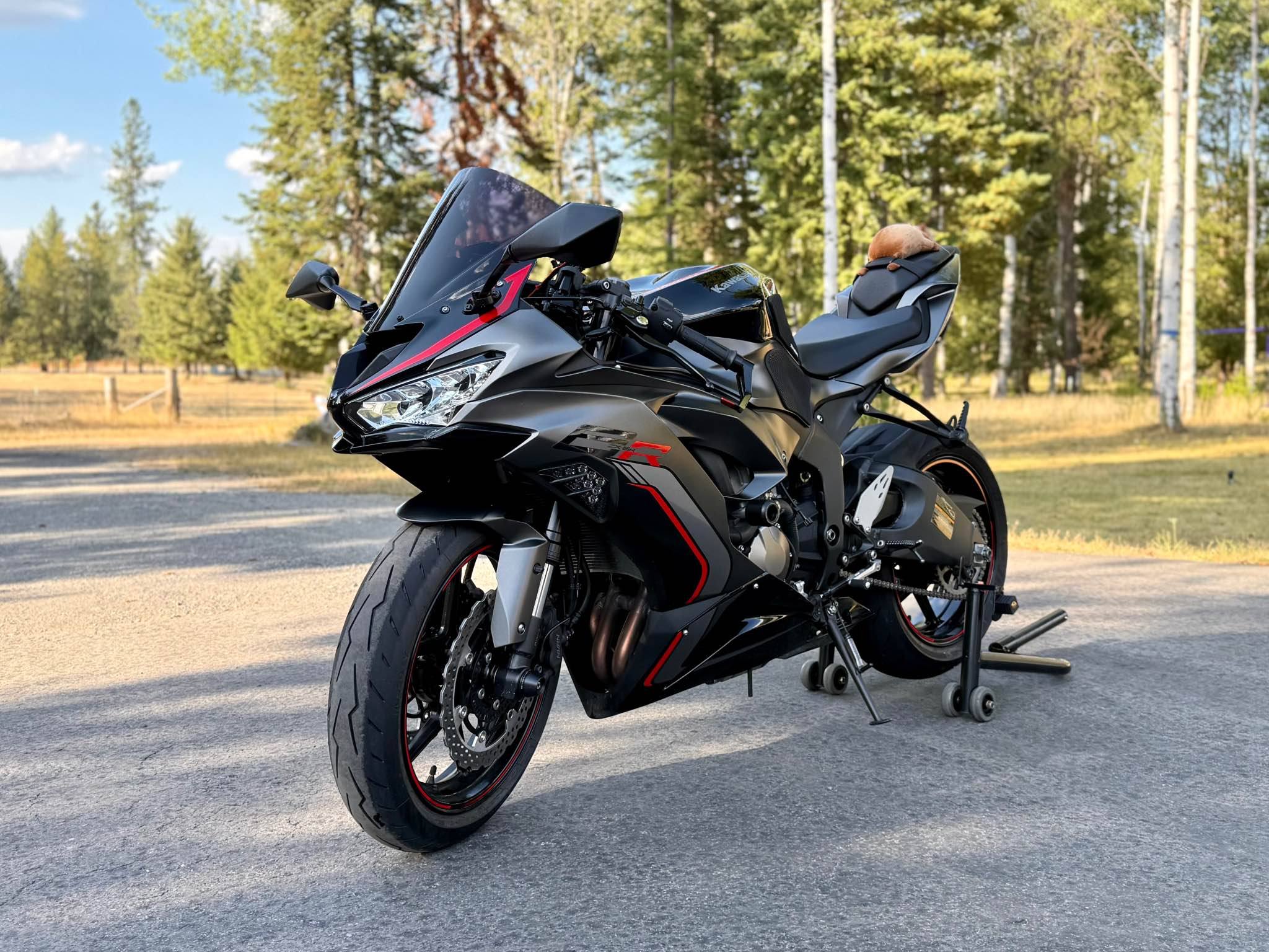 2022 Kawasaki ZX-6R — 8,337 miles 🏍️ Clean bike with clean title
