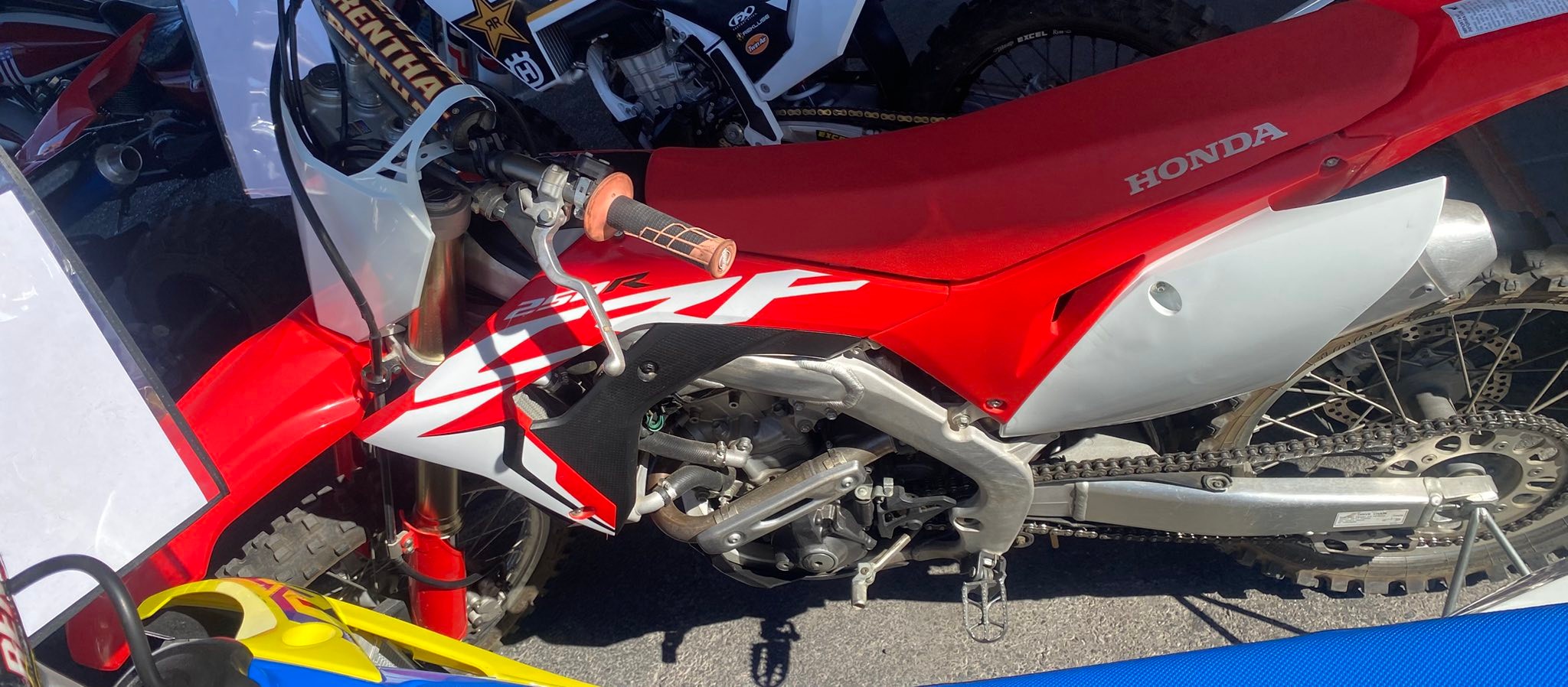 Li Honda CRF250R or Surron Storm Bee?