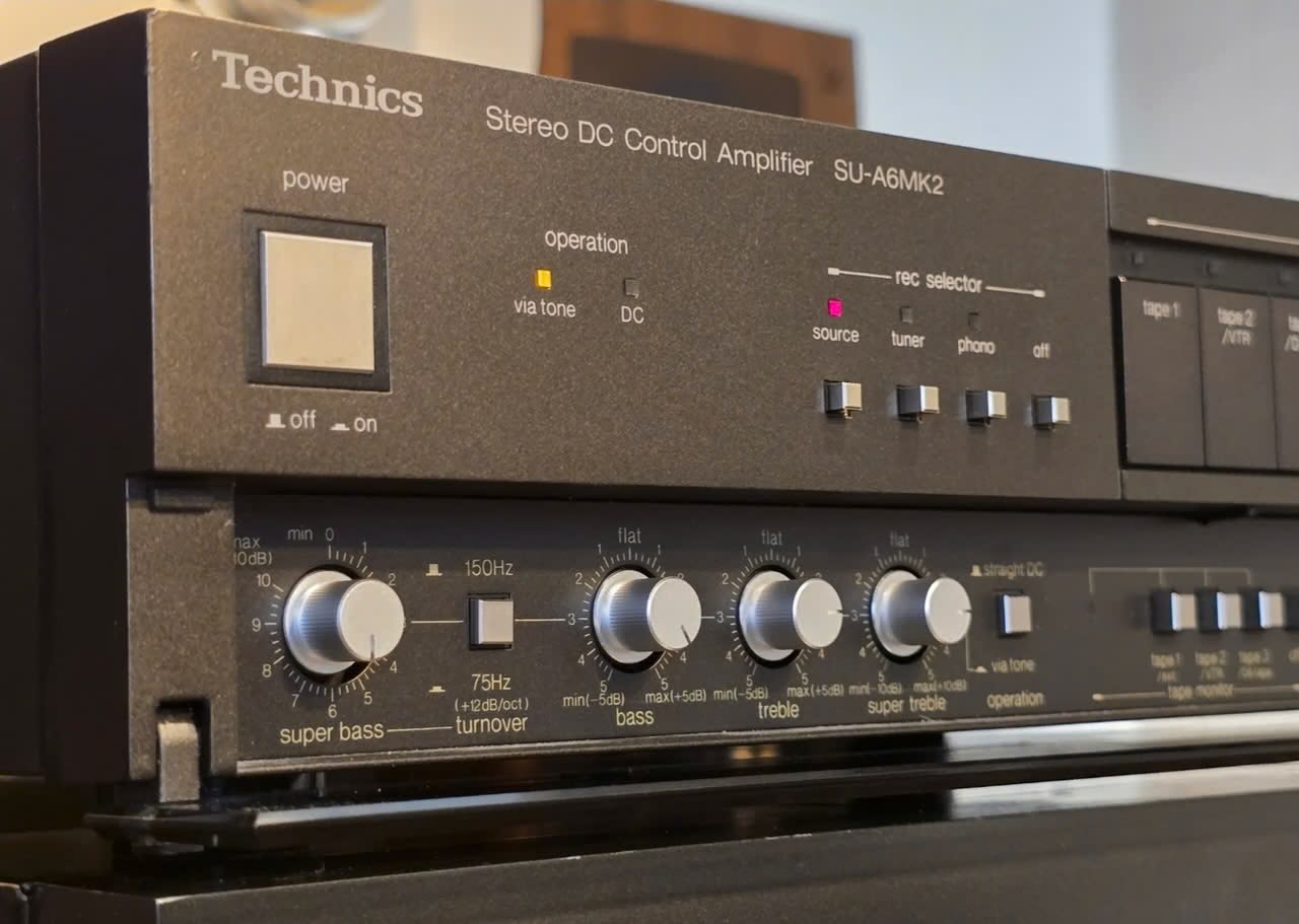 Har en Technics SU-A6MK2 som brusar och har oljud i ena kanalen