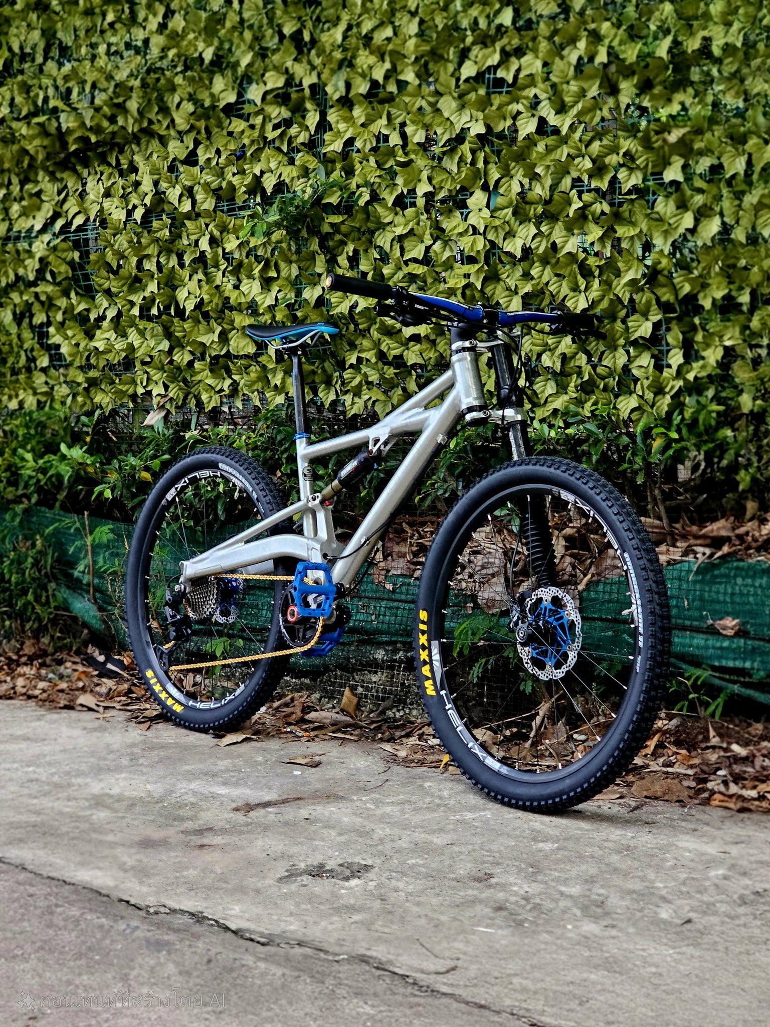 Custom Cannondale Prophet with blue accents.