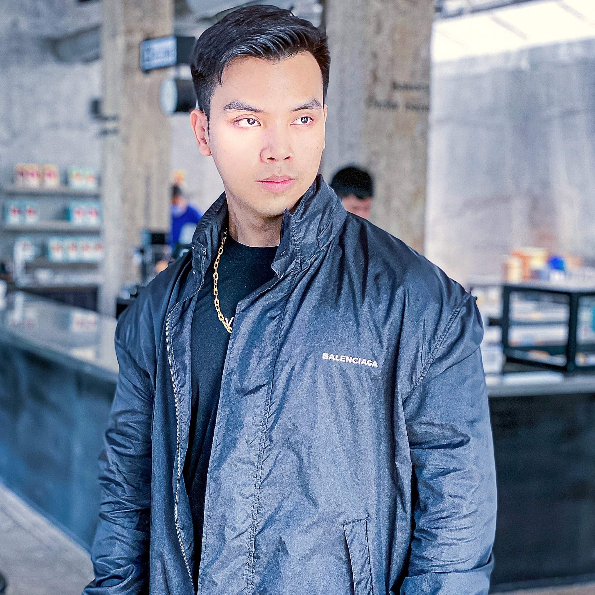 Awach - พยายามให้ฟีลลิ่งดูเหมือนอปป้า สุดท้ายเบ้าหน้าก็ยังบางระจันอยู่ ...