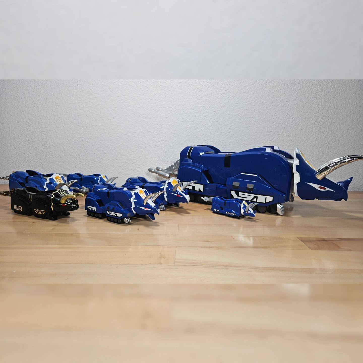 Triceratops Zord Restoration with Chain Horns and Battery Replacement