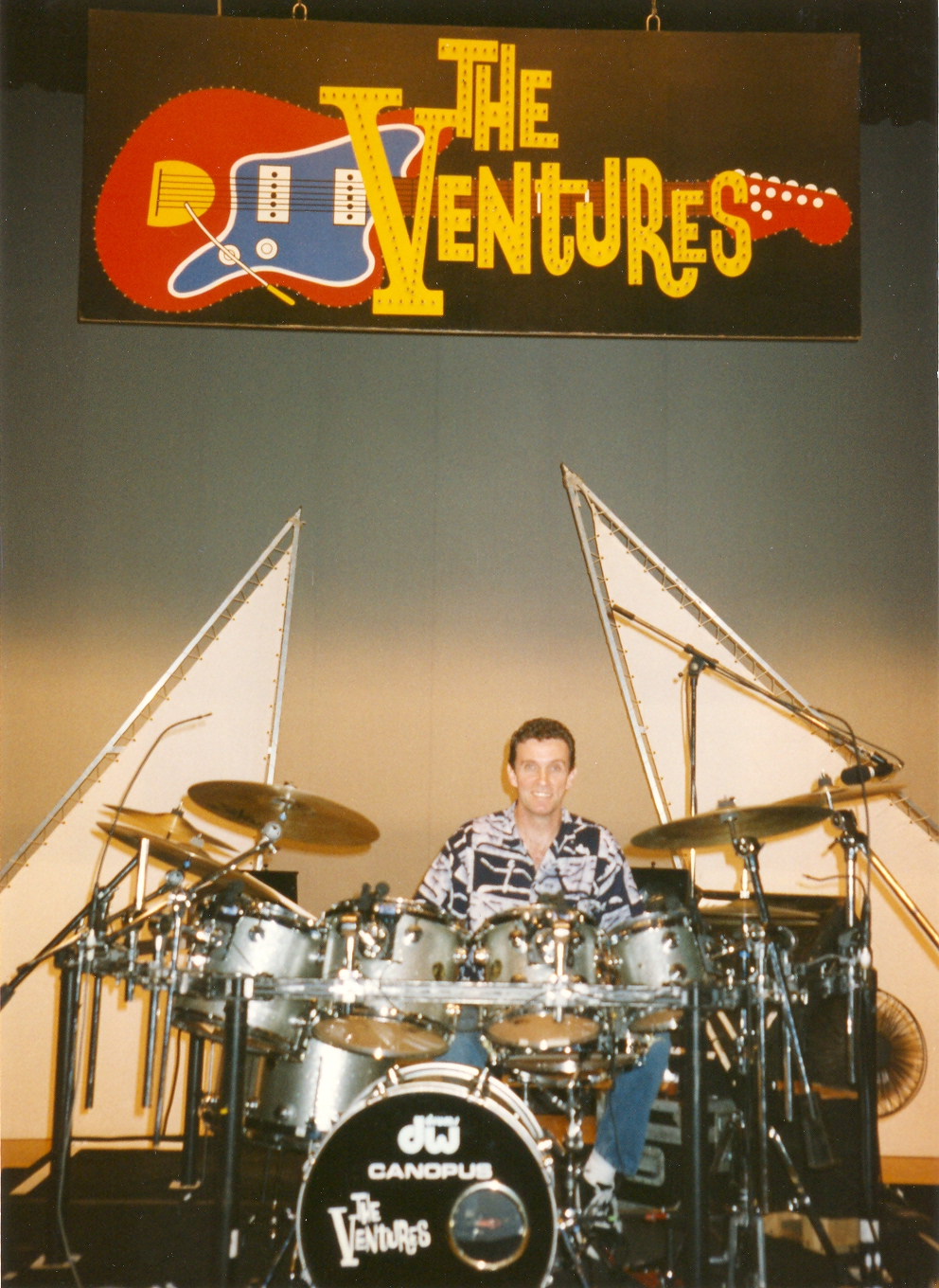The Ventures Summer Tour of Japan 1997. Leon Taylor
