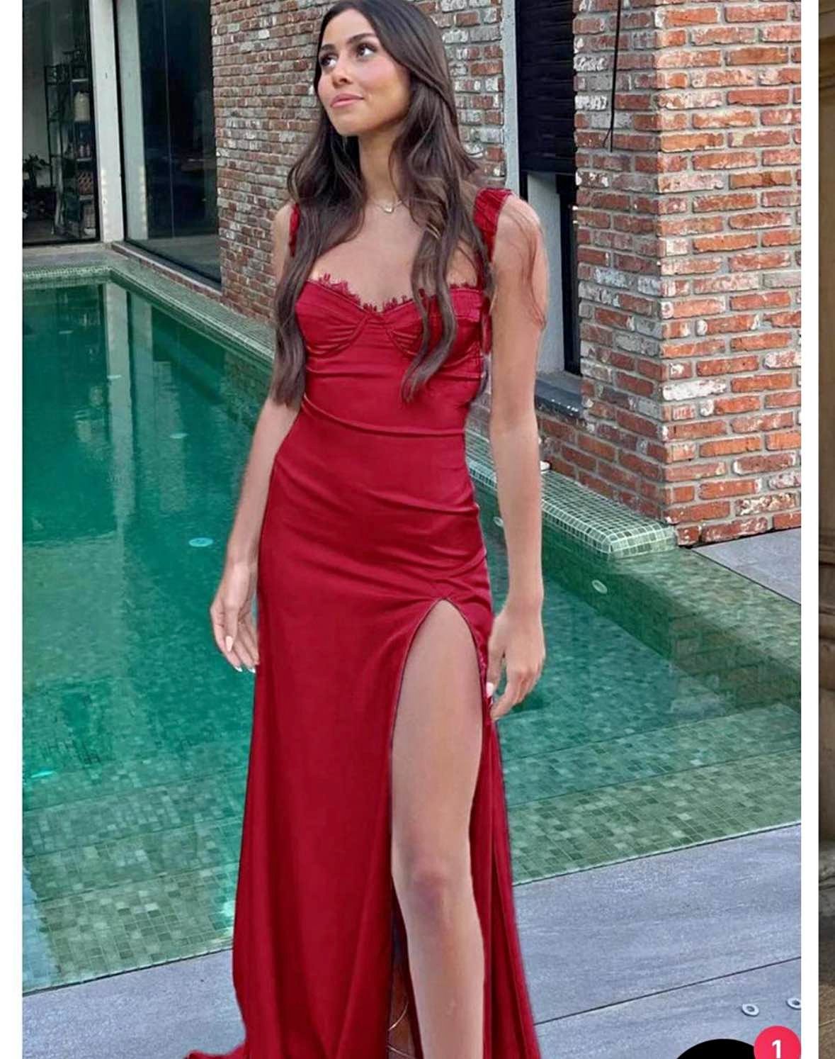 white strapless dress with slit Ariana Lace Maxi Dress• Shop American Threads Boutique Off / XS Perfect for a glamorous 2023 WINTER FORMAL Size:18.5-34-35 Dress the Population -