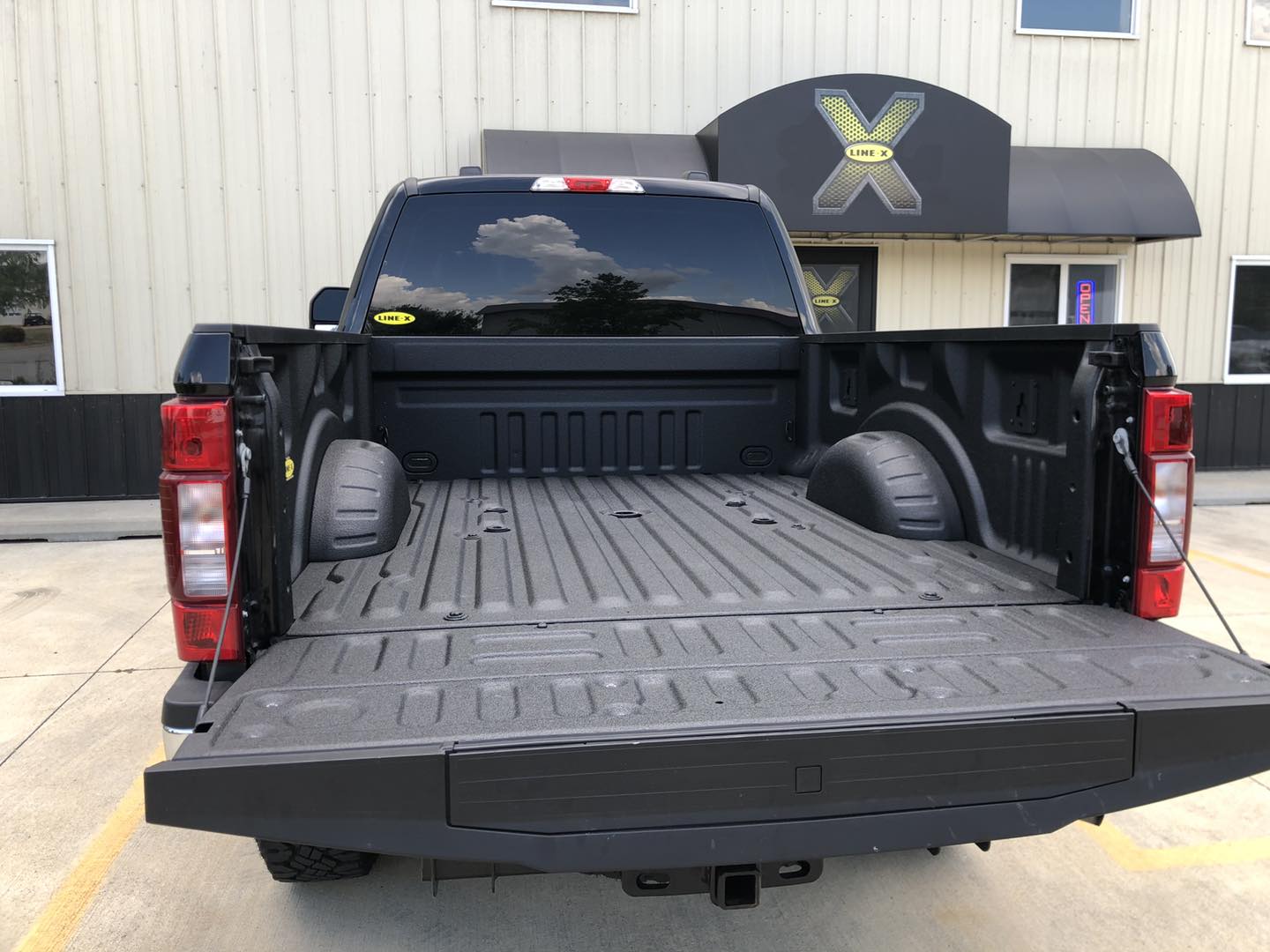 New superduty Ford... - LineX of Columbus and Grenade Offroad