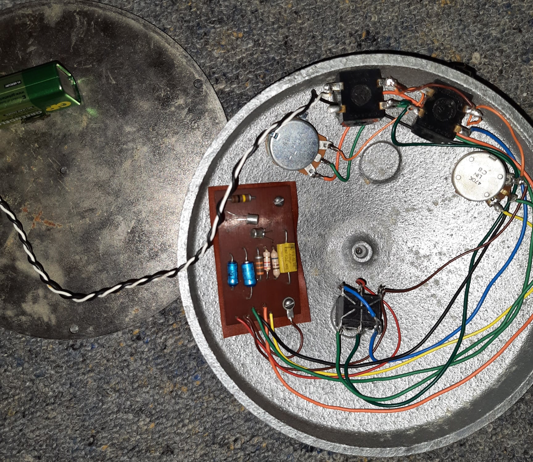 Dating a 1969-1970s Fuzz Face pedal