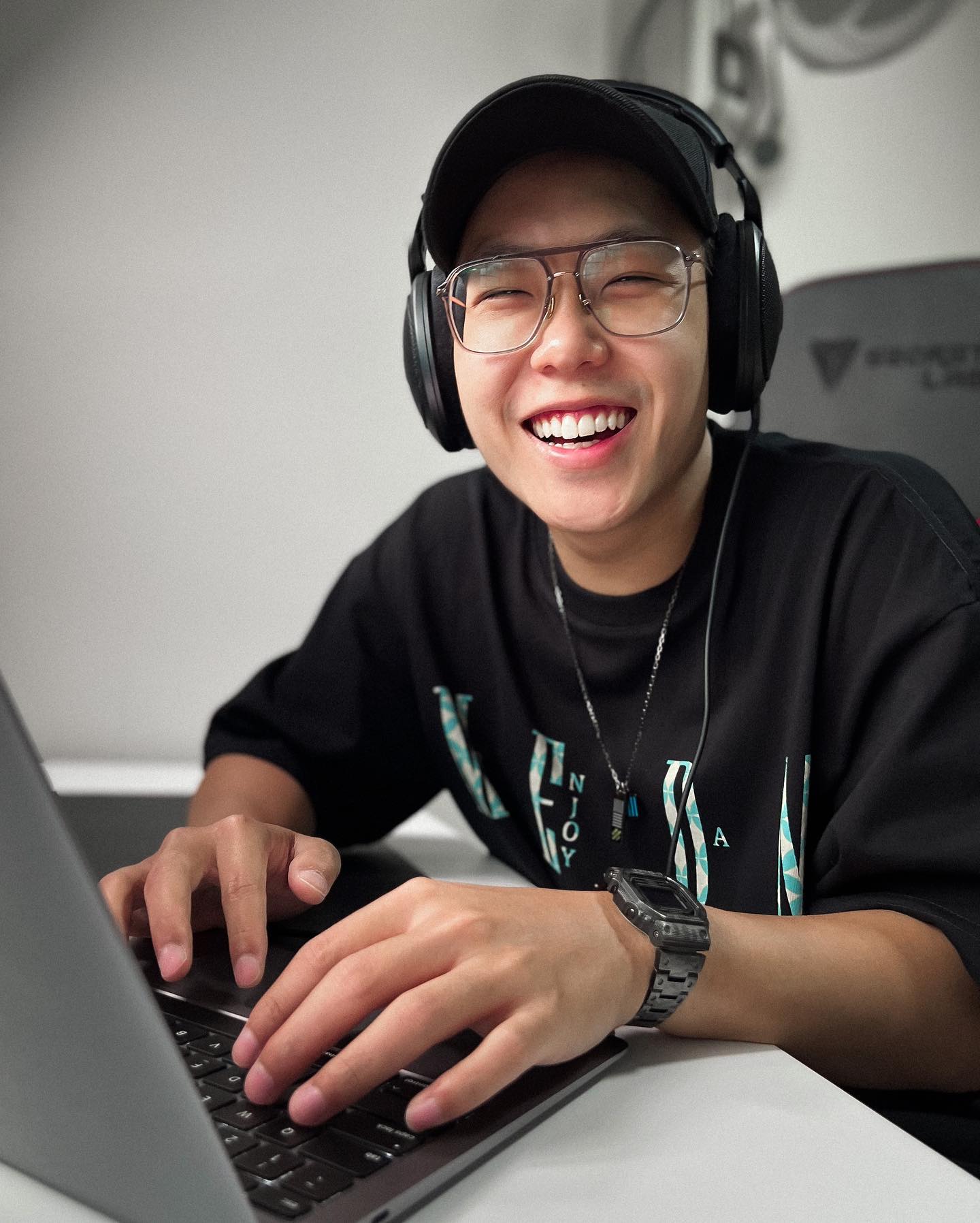 Ben Hum - The all new @sennheisersingapore HD 400 PRO...