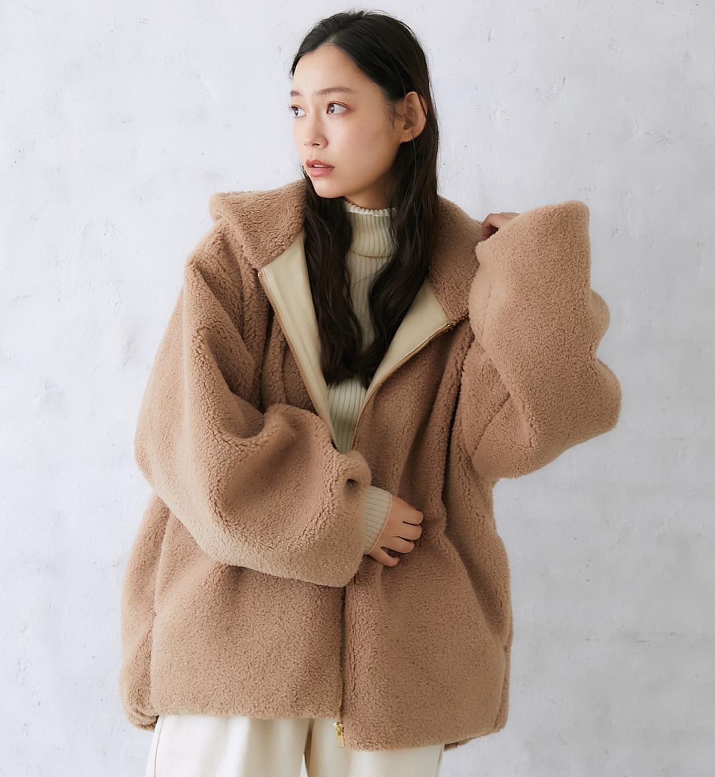 Eco Fur Zip Hoodie 肌ざわりの毛足の長いフェイクファーをたっぷり 