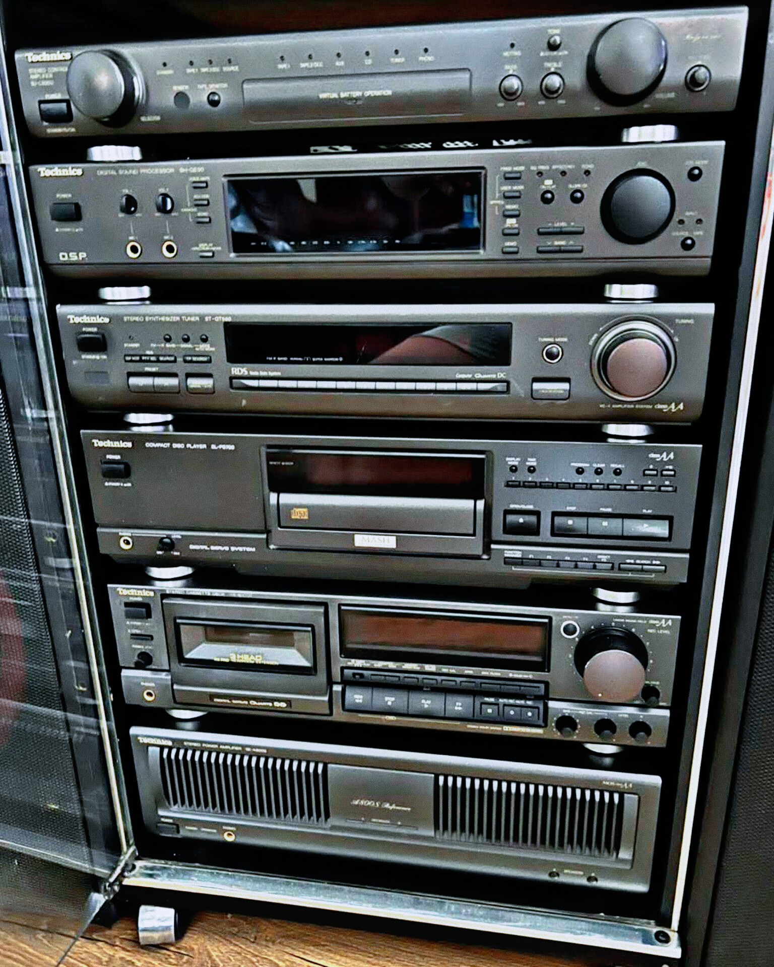 Vintage Technics hifi stereo system Tictindes 和1目催 Tuchnla
