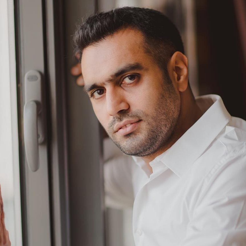 Ravinder Singh - Hello DUBAI, I will be at your place for the launch of ...