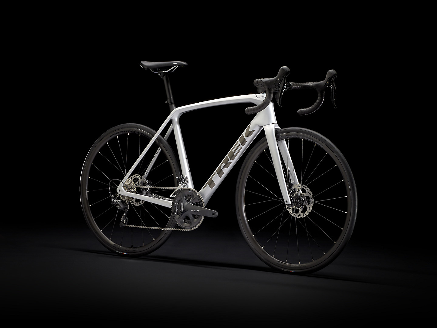 EmondaSL5 2021 Trek Émonda SL 5 Disc is a lightweight carbon road 