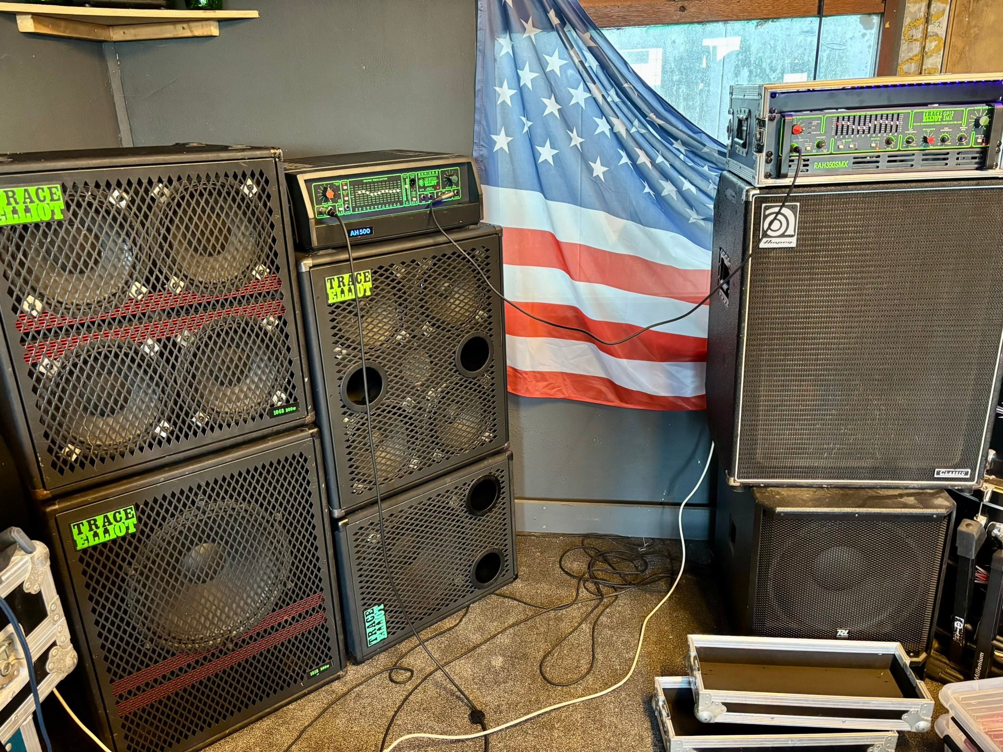 Trace Elliot AH250 amp review with 1994 cabs