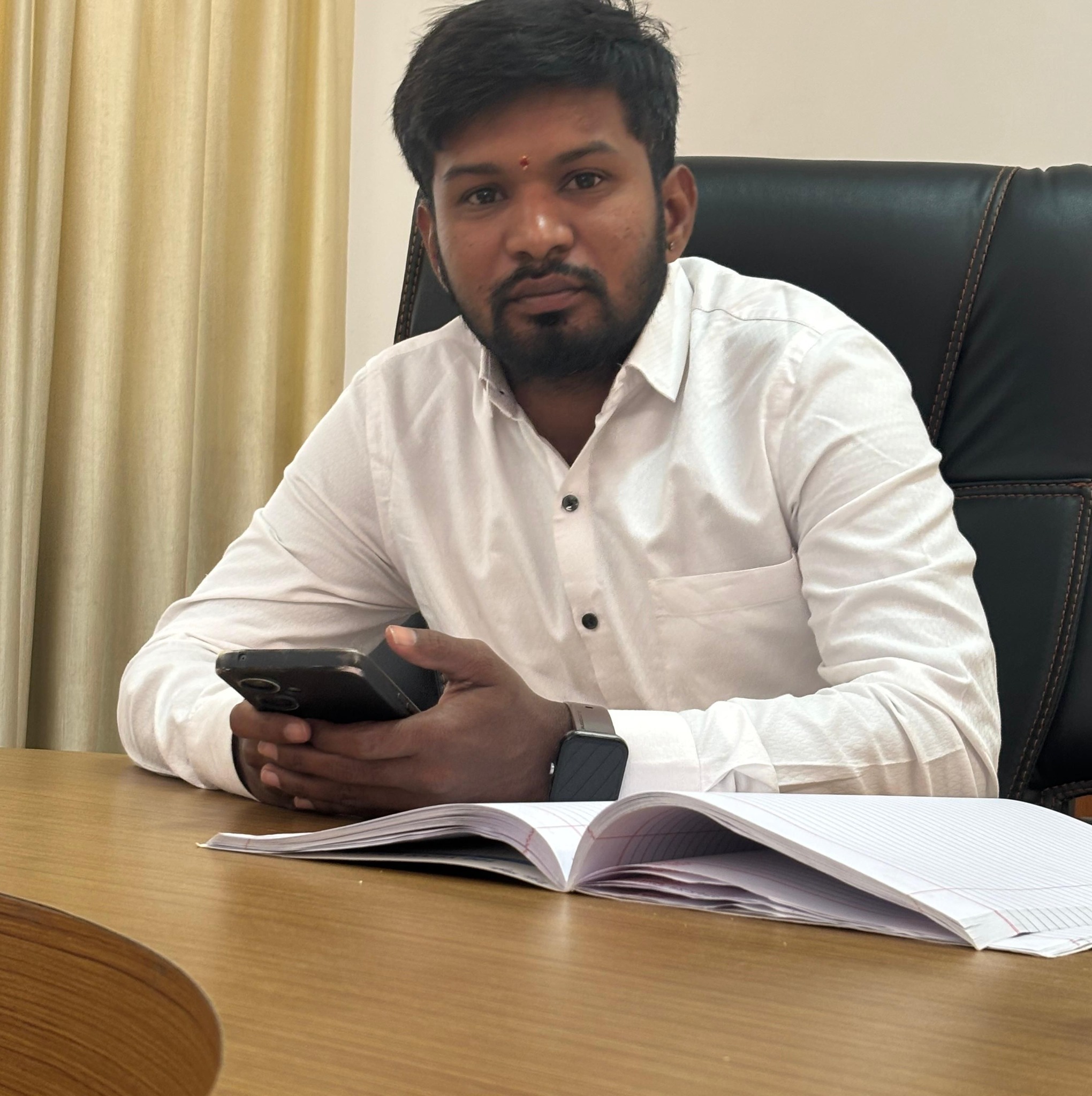 ಗುಂಡ್ಲುಪೇಟೆಯಲ್ಲಿ ನಂಬರ್ ಪ್ಲೇಟ್ ಇಲ್ಲದೇ ಯಮದೂತರಂತೆ ಓಡುತ್ತಿರುವ ಟಿಪ್ಪರ್‌ಗಳು ...