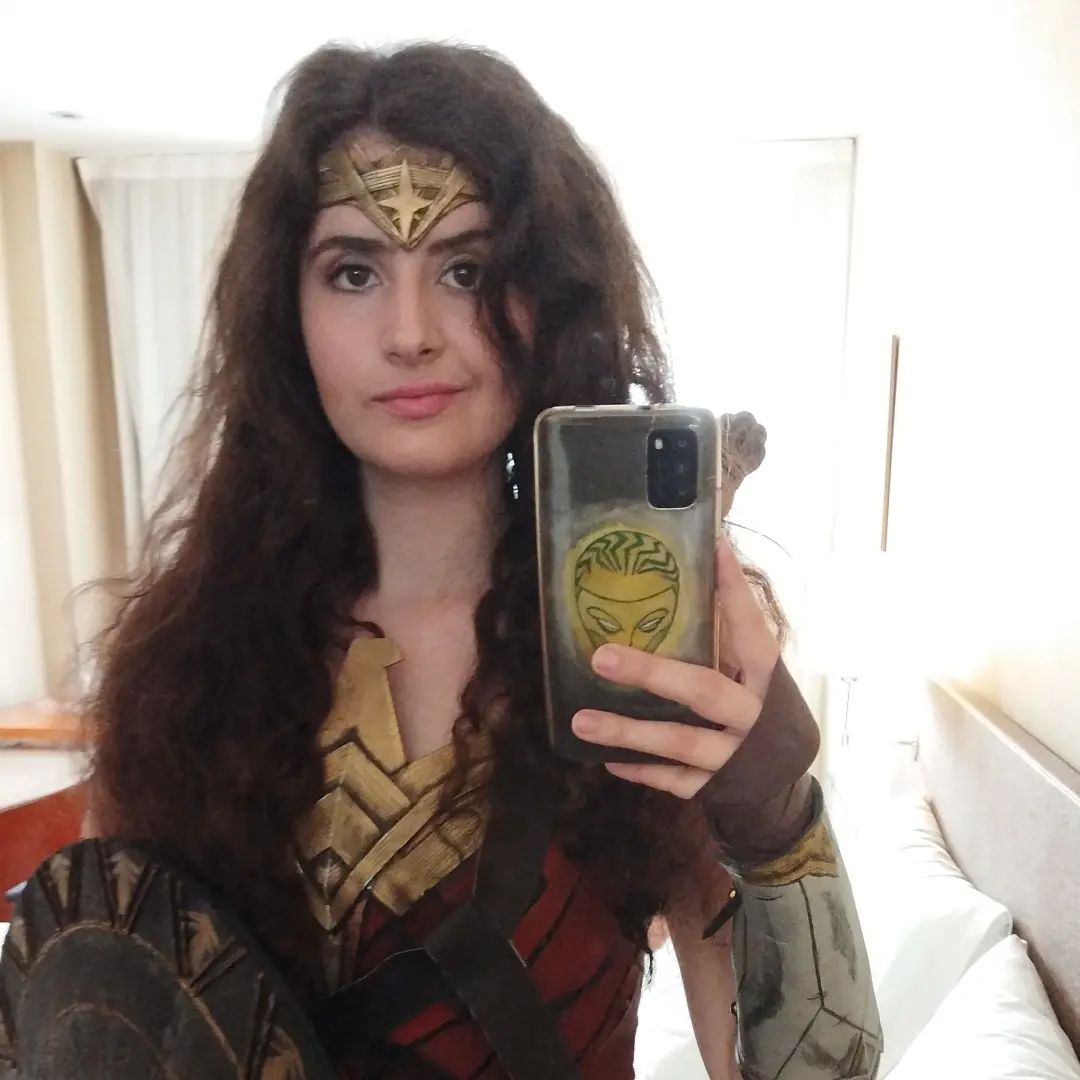 Issie Alexander Cosplay