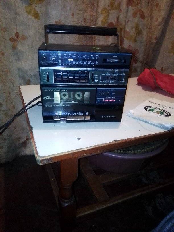 Vintage Sanyo PAT-4800MKII karaoke cassette player