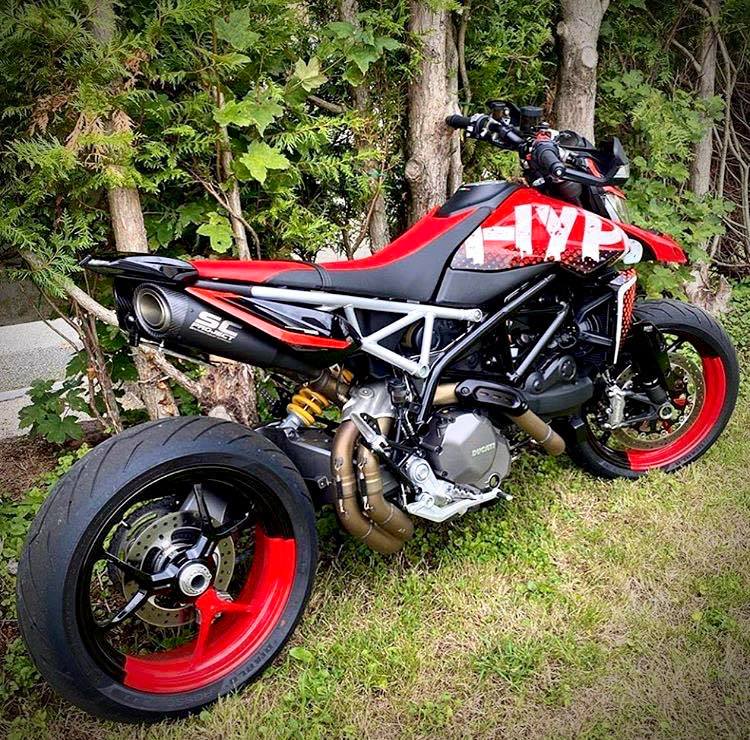 Ducati Hypermotard 950 with SC-Project SC1-R carbon fiber single