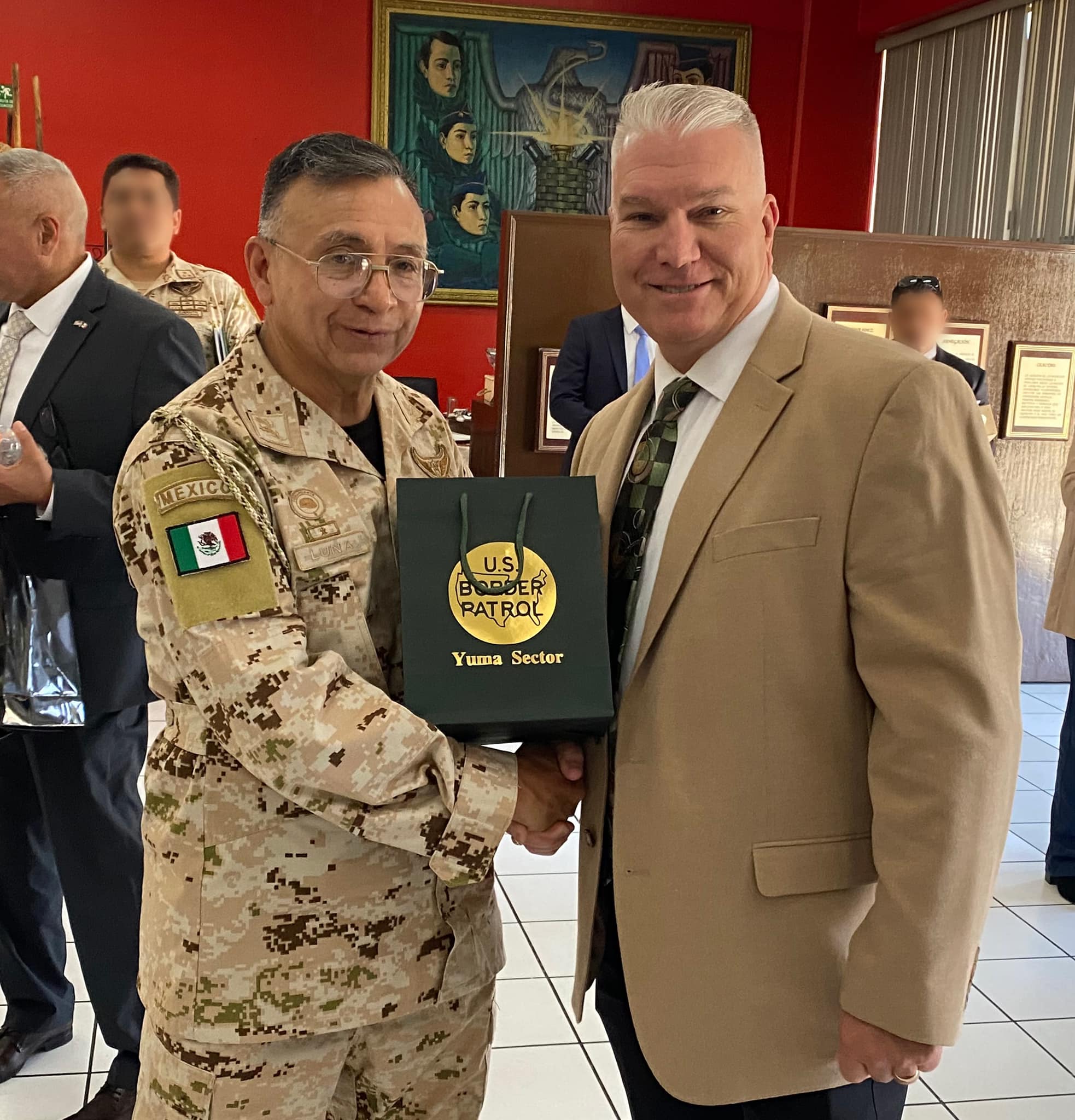 US - Chief Patrol Agent Chris Clem (pictured with Brigadier General ...